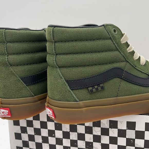 Vans WMNS Skate Sk8-Hi Green/Gum
VN0A5FCC17P
Sneakersers - Picture 13 of 16
